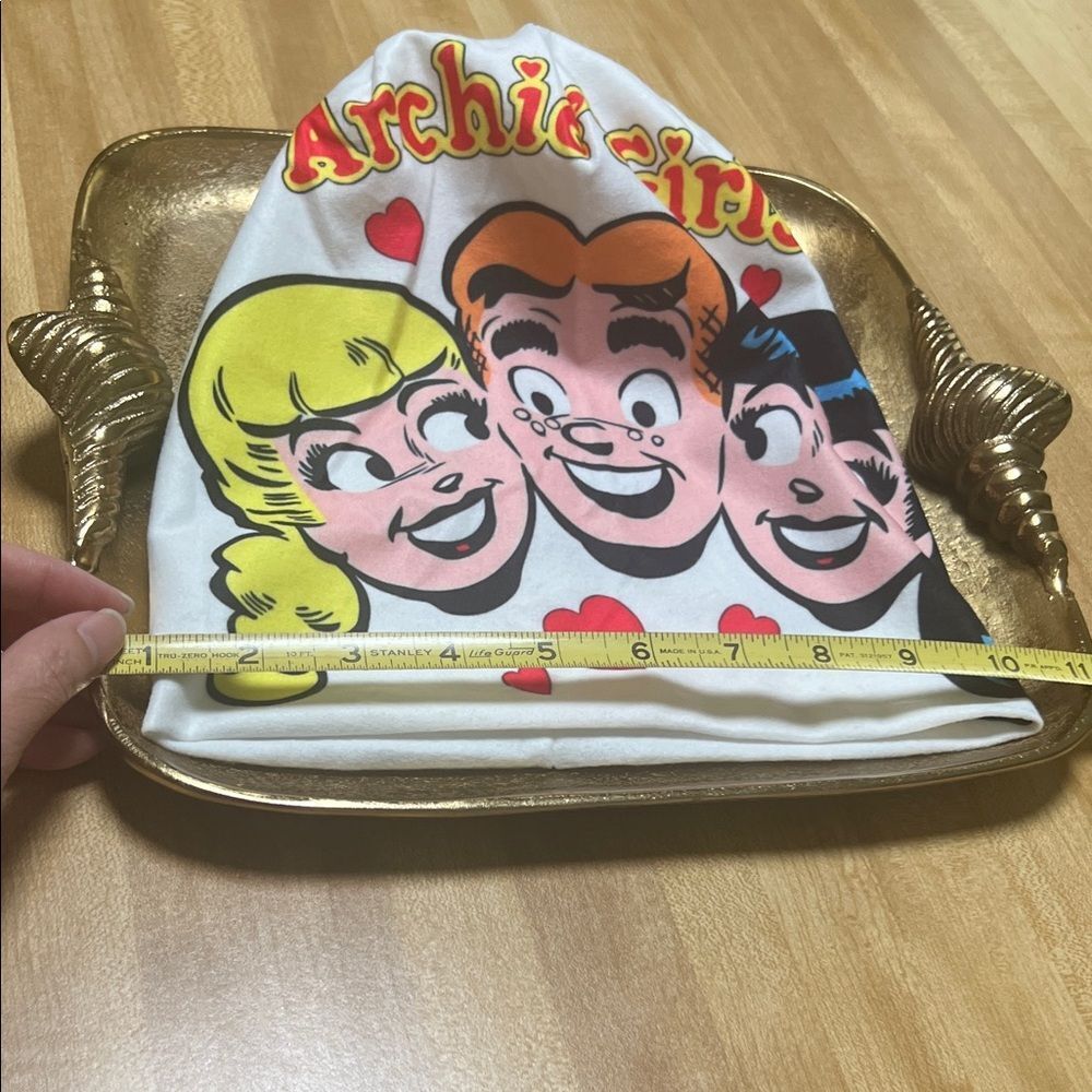#1214= ARCHIES Unisex White Beanie with Cartoon Faces and Hearts - Picture 4 of 6